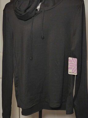 Ebb & Flow Active Black Hooded Pullover Medium NWT